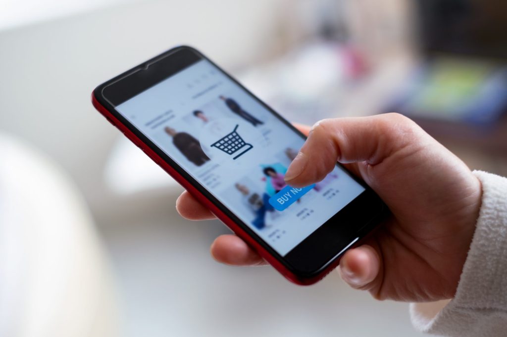 online commerce, eCommerce websites, user-friendly, mobile shopping experience, mobile-first design, mobile experience, mobile version, Responsive web design, eCommerce strategy, Mobile users, eCommerce interfaces