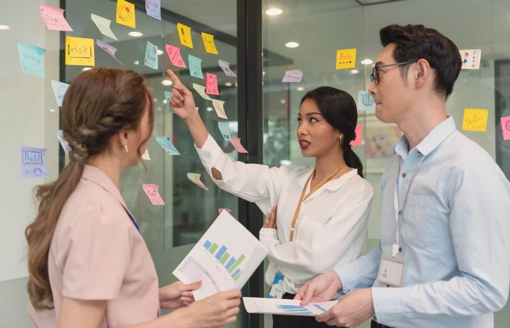 Agile augmentation, augmented teams, Agile methodologies, external expertise, Augmenting teams, Agile, augmented team members, external talent, Agile practices, external teams, external and internal team members, dedicated team models, Agile collaboration, internal and external teams