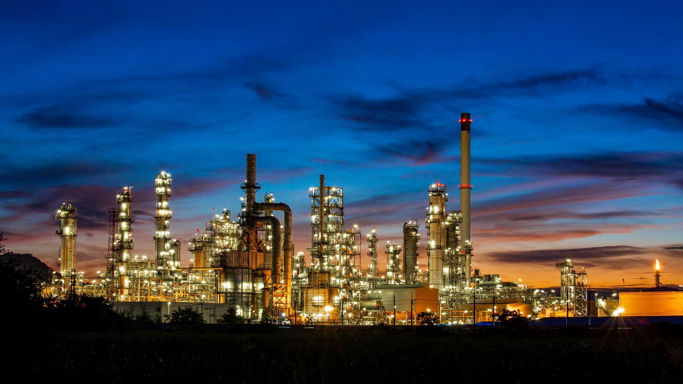 Oil&Gas industry, Oil and Gas Production & Engineering, From feasibility study to construction and operation, we deliver intelligent solutions that streamline operations in Engineering, Procurement, Construction and Operation for Oil&Gas industry.