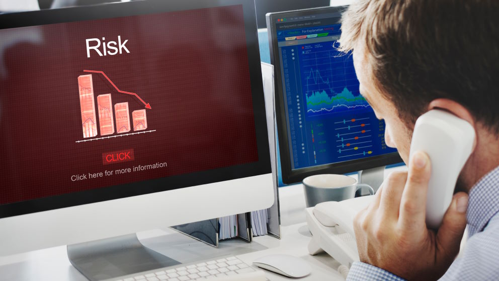 How to Minimize Risks in Software Development?